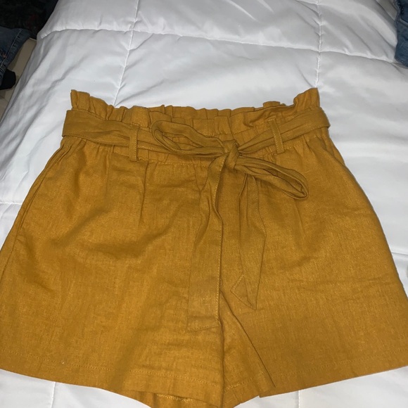 Paper shorts - Picture 2 of 2